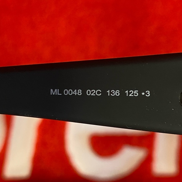 Moncler Unisex Sunglasses - Picture 7 of 10